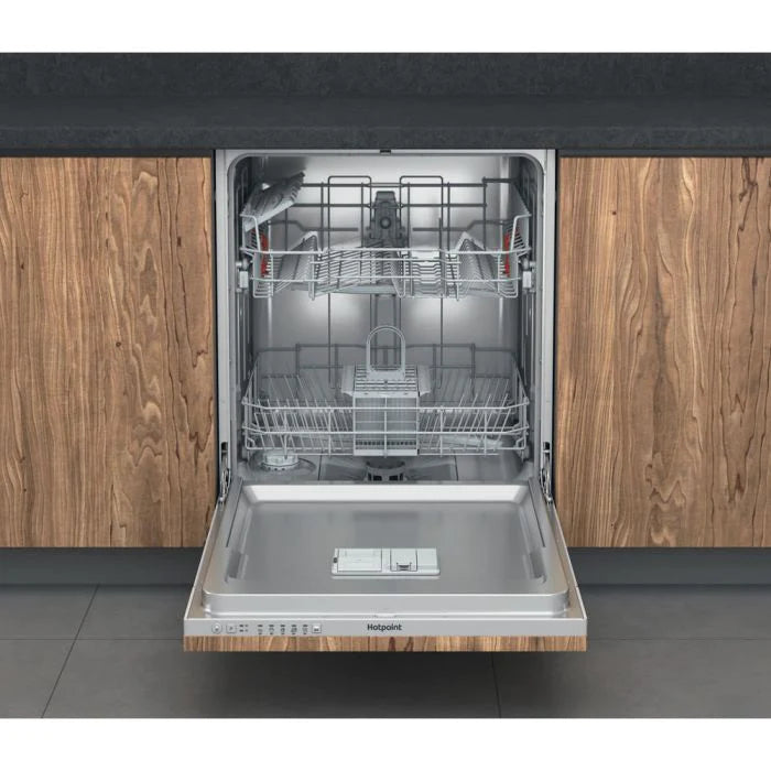 Hotpoint HIE2B19 Integrated 13 Place Setting Dishwasher