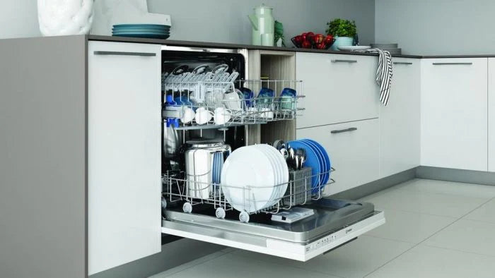 Indesit DIE2B19UK 13 Place Settings Integrated Dishwasher