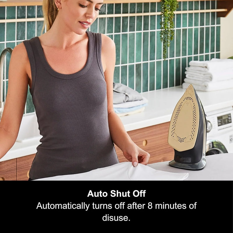 Morphy Richards 300302 Gold Crystal Clear Steam Iron