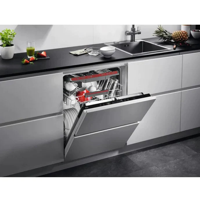 AEG FSB53907Z 14 Place Setting Integrated Dishwasher - AirDry technology
